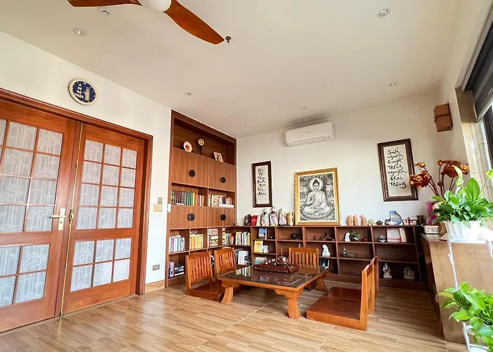 Samatha Bai Chay, Khách sạn 3*
