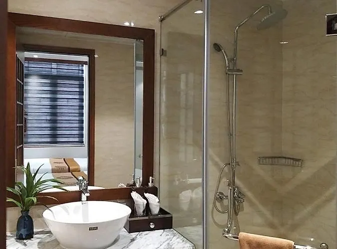 Samatha Bai Chay, Khách sạn 3*
